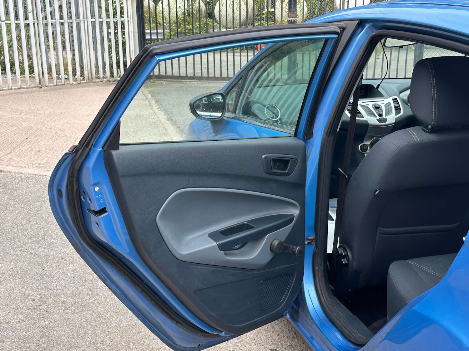 Used Ford Fiesta 2009 for sale - 76600977: Photo 29