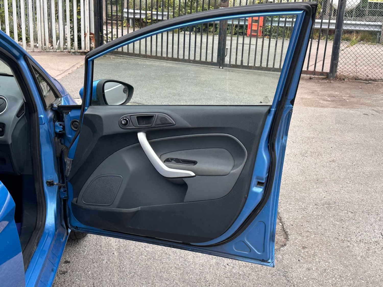 Used Ford Fiesta 2009 for sale - 76600977: Photo 31