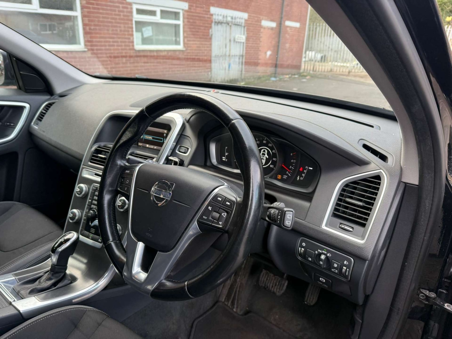 Used Volvo XC60 2014 for sale - 76565662: Photo 10