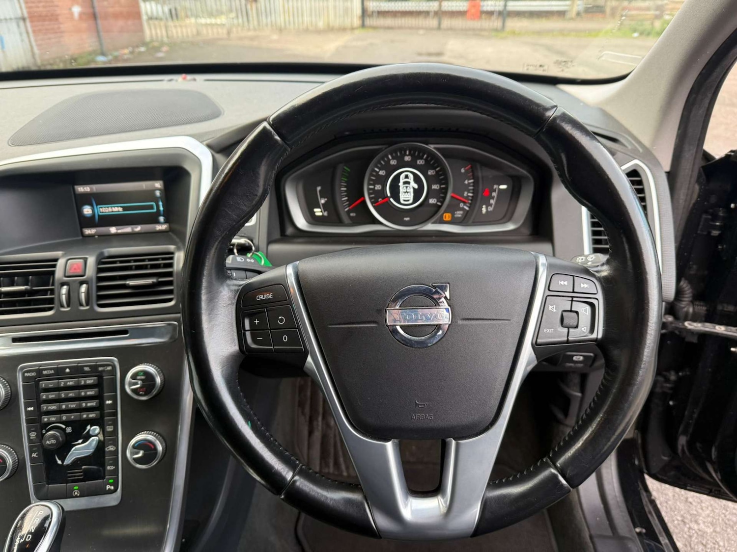 Used Volvo XC60 2014 for sale - 76565662: Photo 41