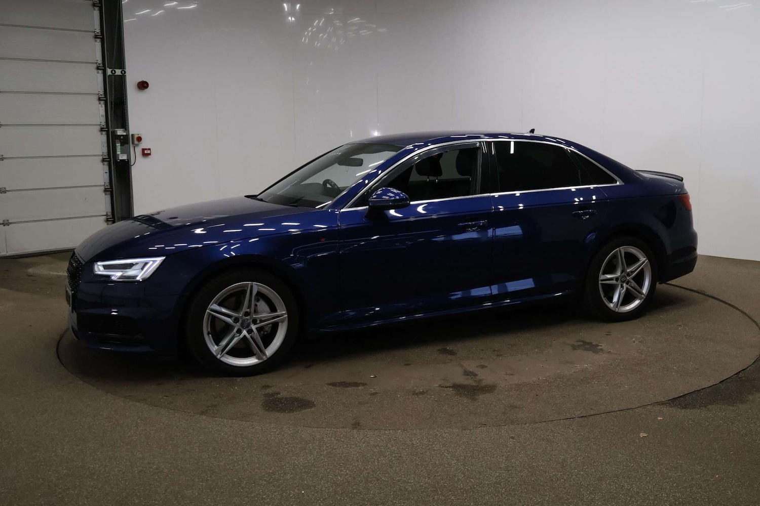 Used Audi A4 2018 for sale - 77073391: Photo 4