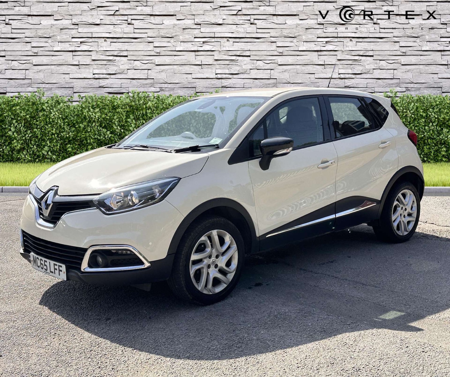 Used Renault Captur 2016 for sale - 76362953: Photo 3