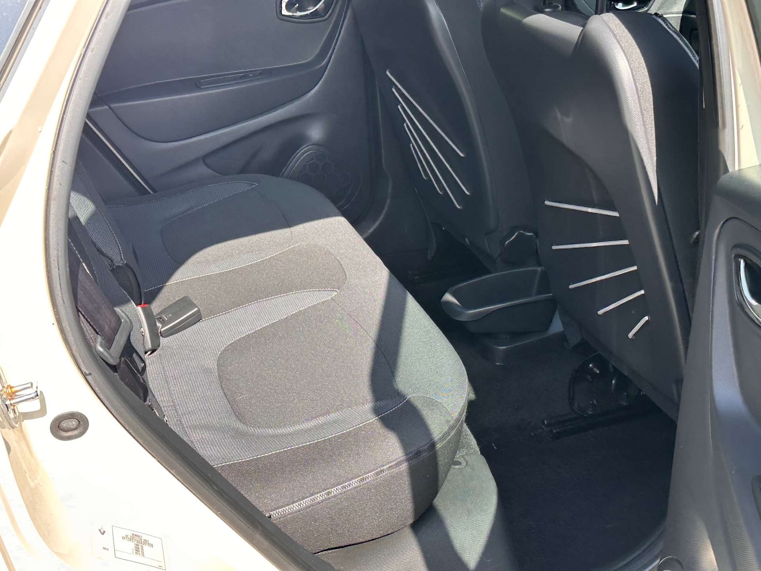 Used Renault Captur 2016 for sale - 76362953: Photo 30