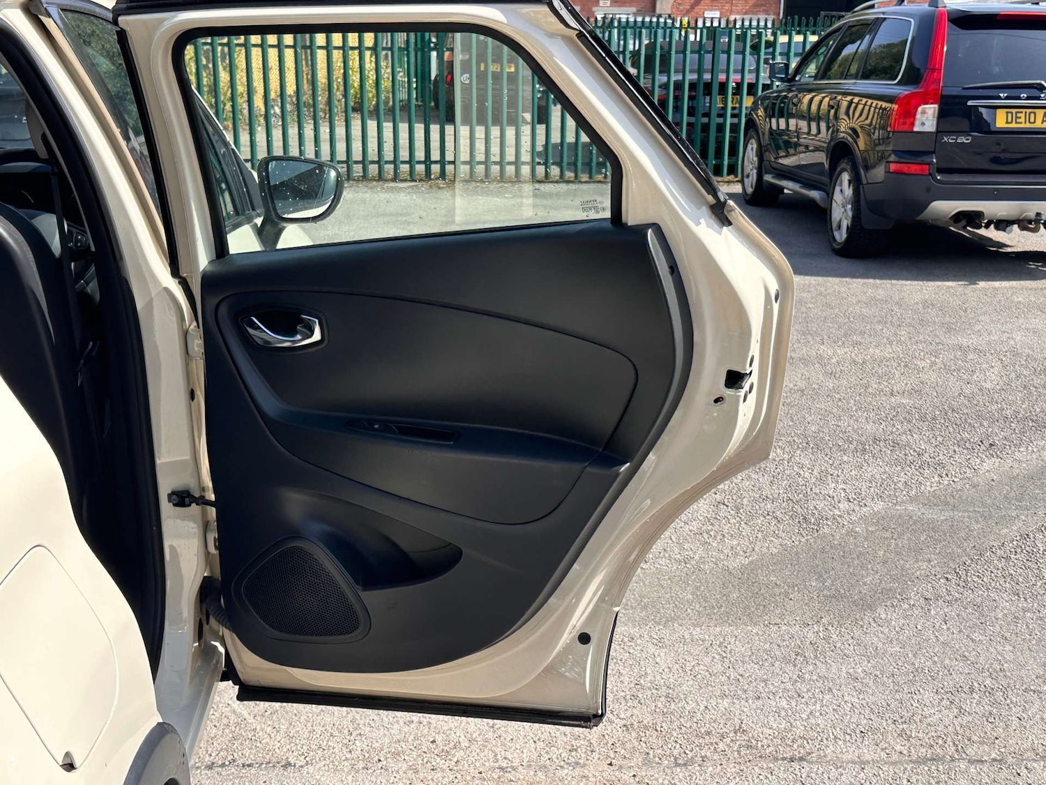 Used Renault Captur 2016 for sale - 76362953: Photo 31