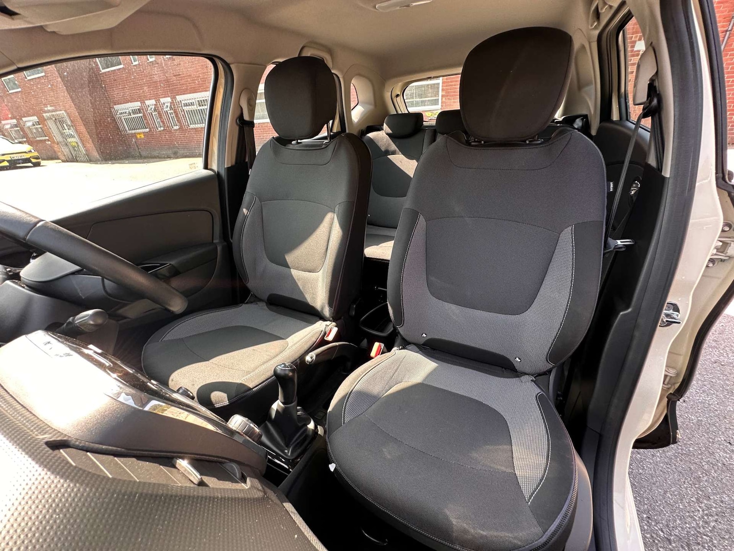 Used Renault Captur 2016 for sale - 76362953: Photo 35