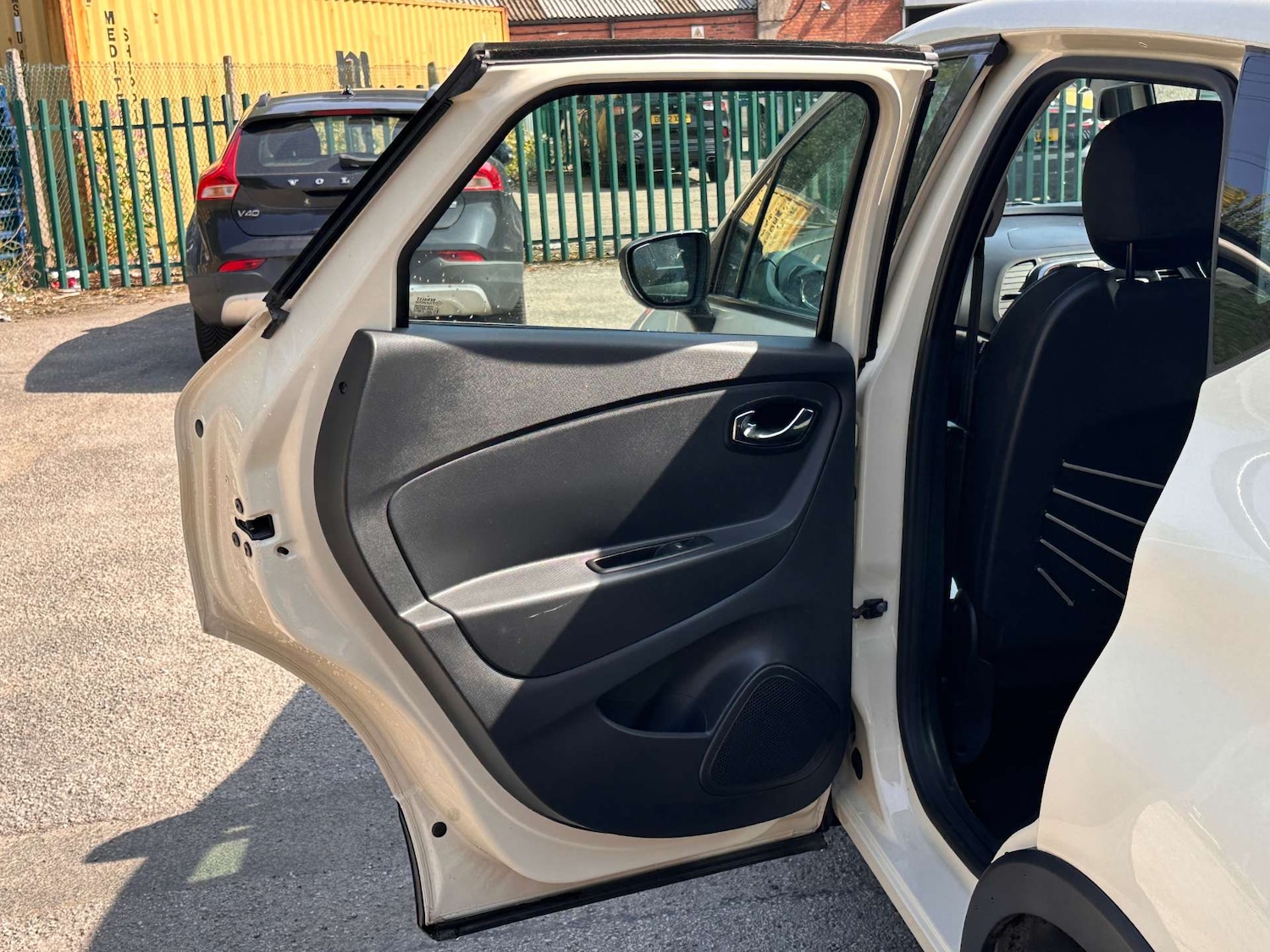 Used Renault Captur 2016 for sale - 76362953: Photo 39