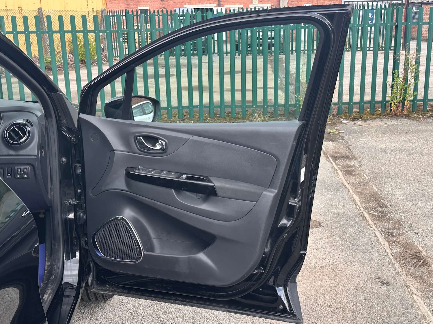 Used Renault Captur 2014 for sale - 76362948: Photo 23