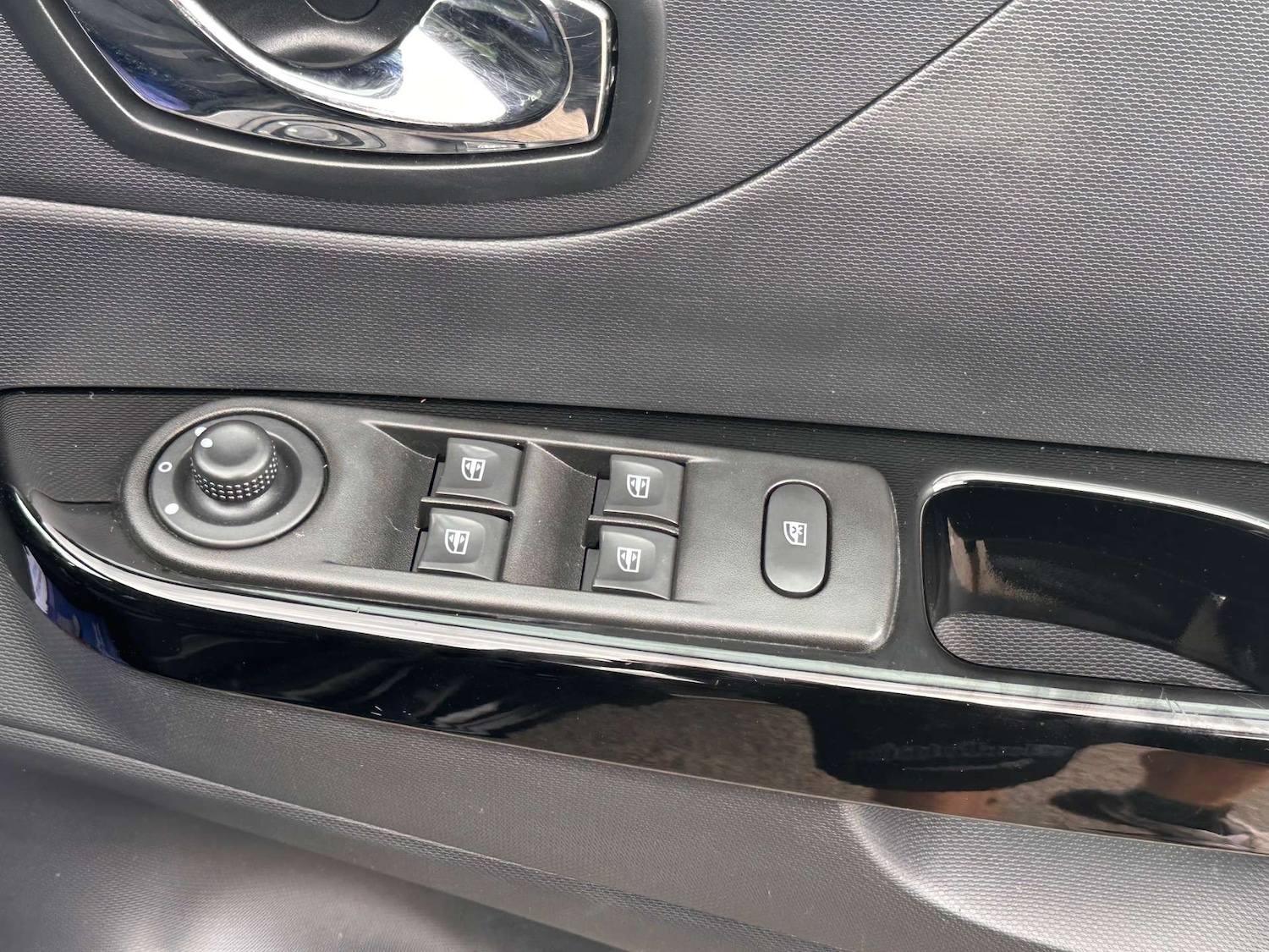Used Renault Captur 2014 for sale - 76362948: Photo 52