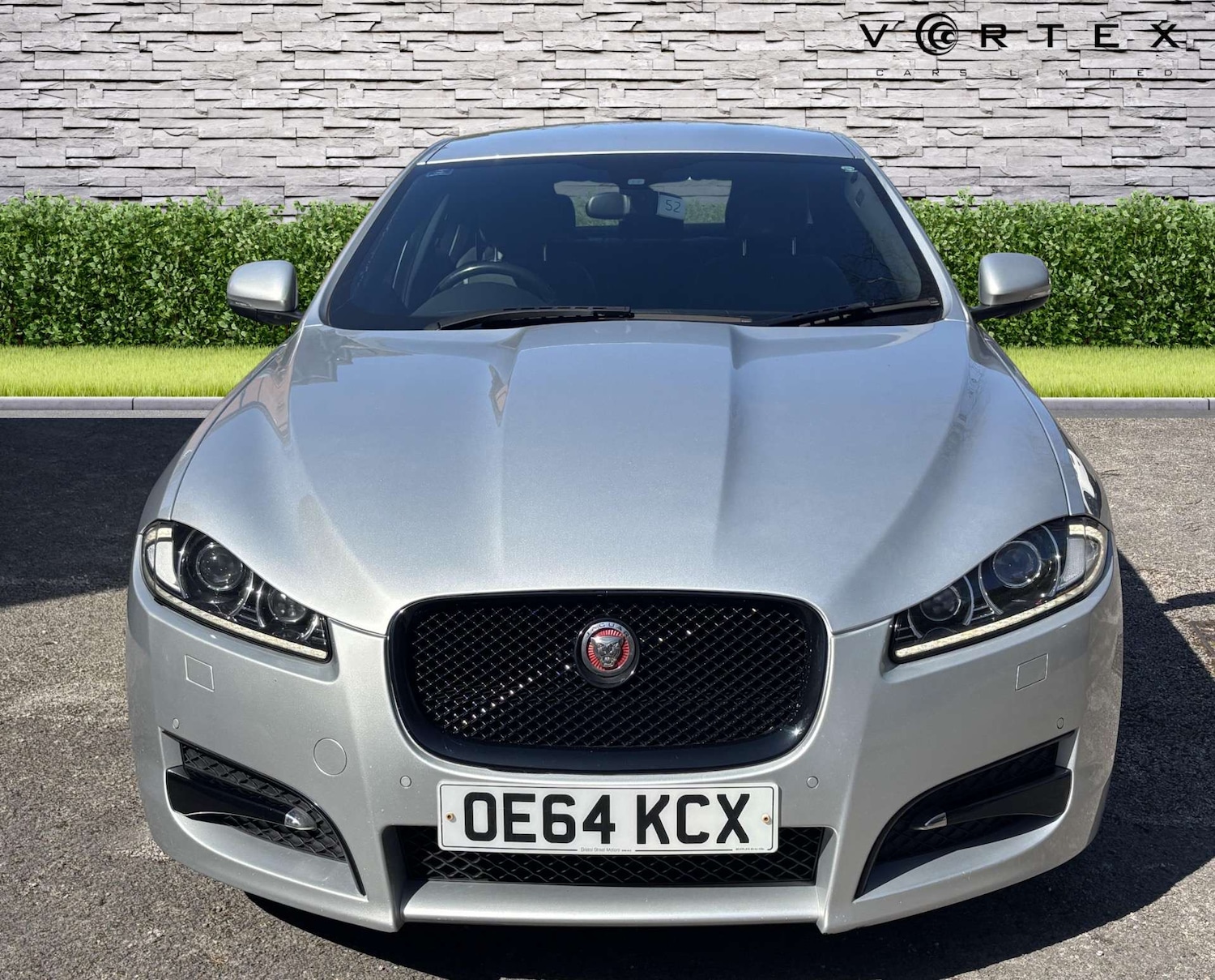Used Jaguar XF 2014 for sale - 76362949: Photo 2