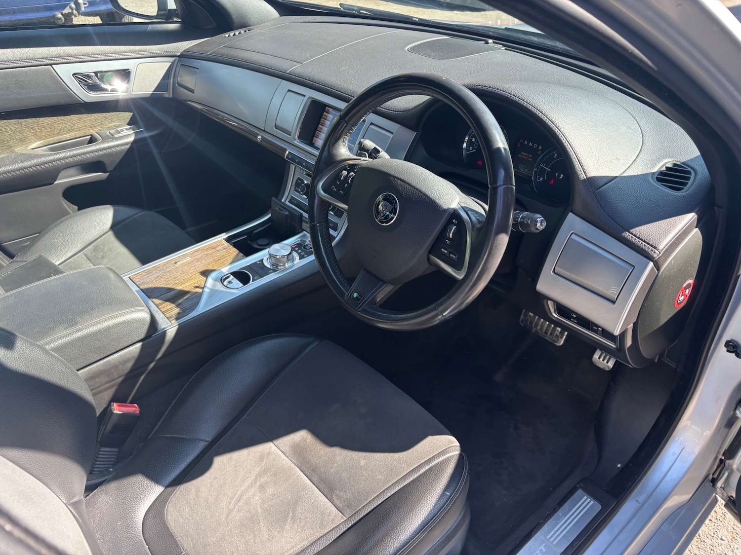 Used Jaguar XF 2014 for sale - 76362949: Photo 22