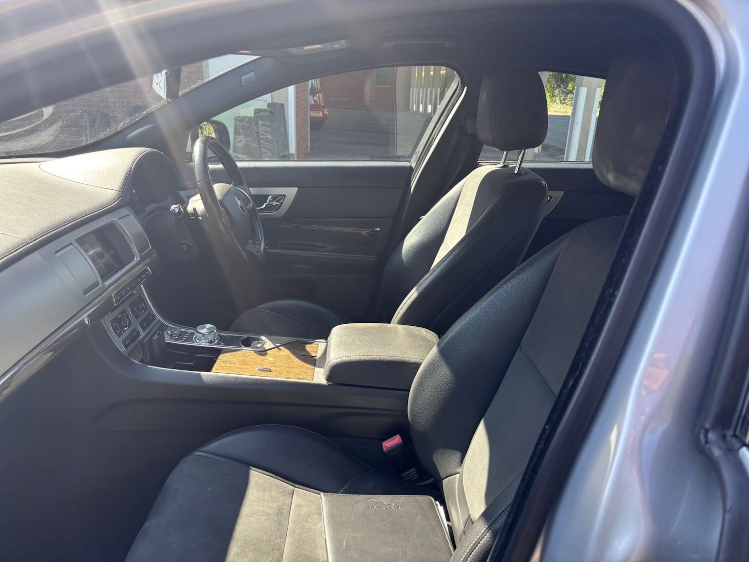 Used Jaguar XF 2014 for sale - 76362949: Photo 24