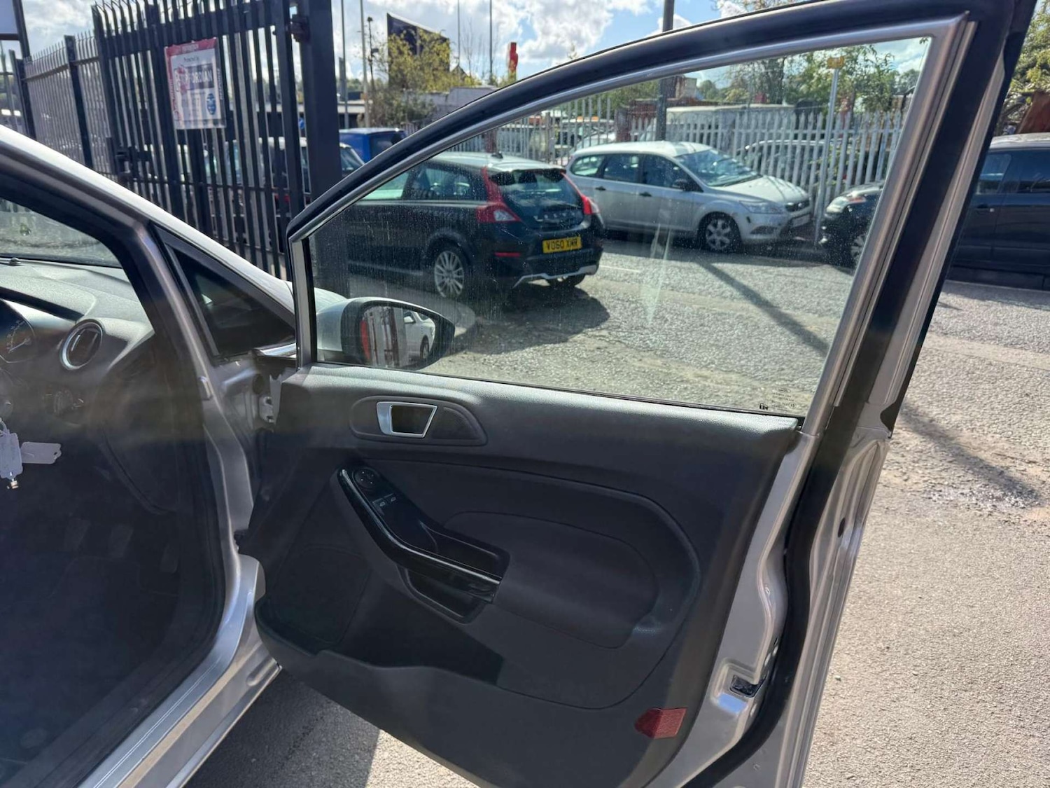 Used Ford Fiesta 2015 for sale - 76600586: Photo 28