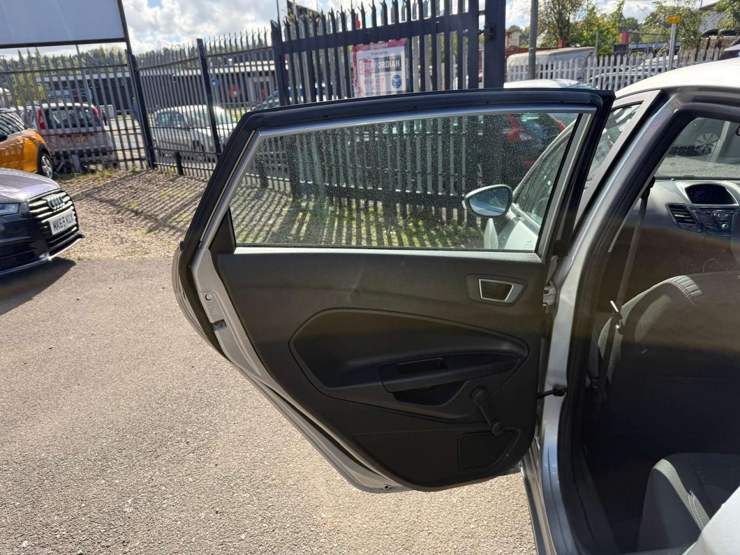 Used Ford Fiesta 2015 for sale - 76600586: Photo 36