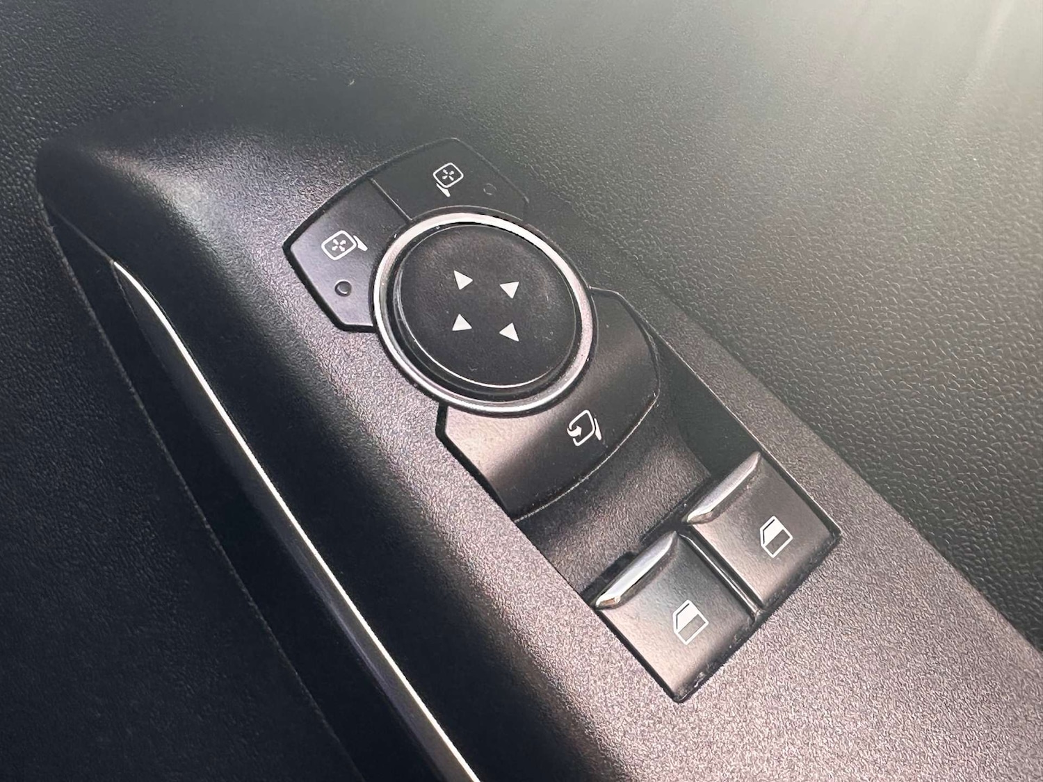 Used Ford Fiesta 2017 for sale - 76362899: Photo 14