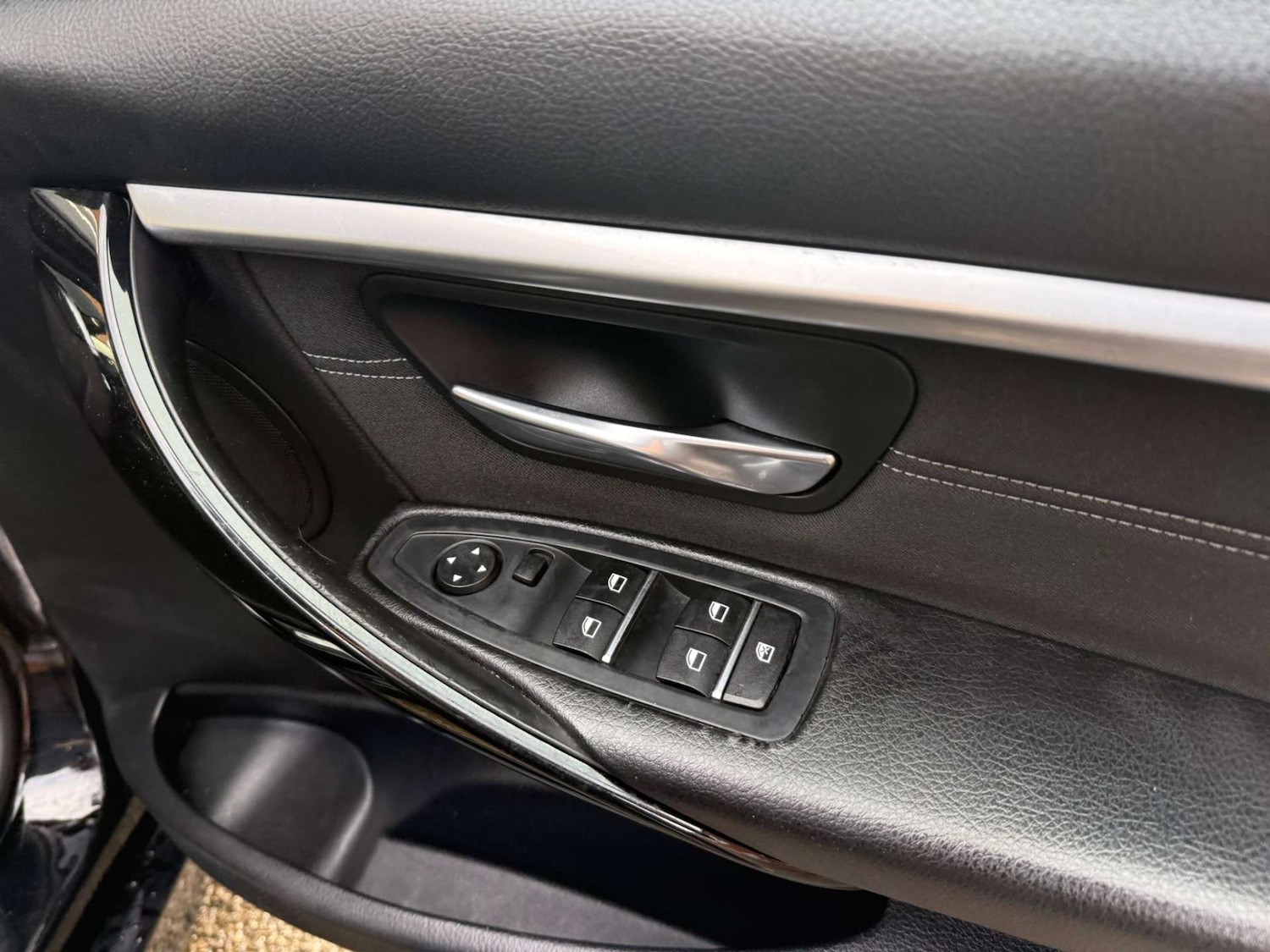 Used BMW 3 Series 2017 for sale - 76438953: Photo 32