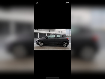 Used Renault Clio 2025 for sale - 76709671: Photo