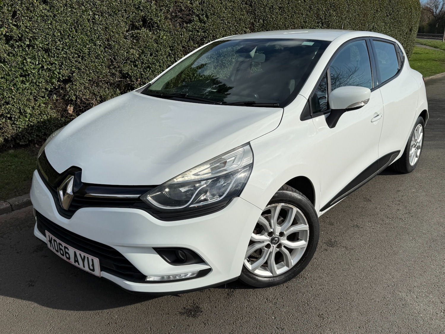 Used Renault Clio 2017 for sale - 77532158: Photo 2
