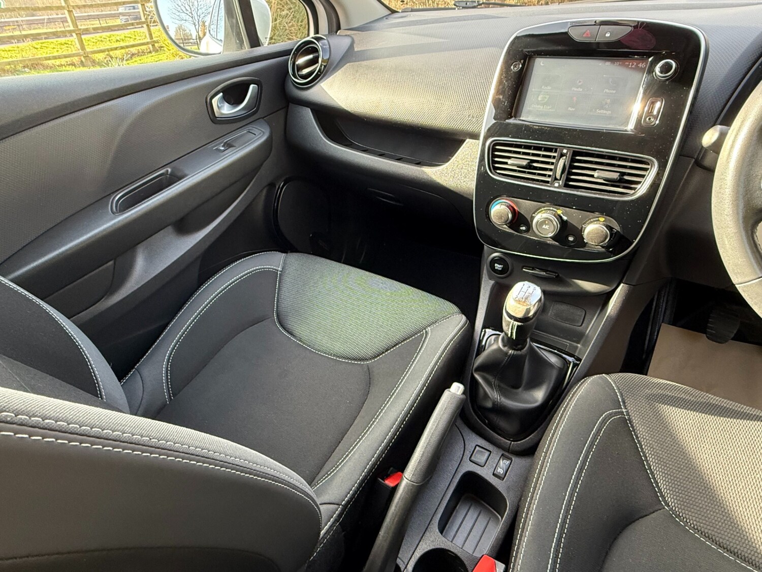 Used Renault Clio 2017 for sale - 77532158: Photo 25