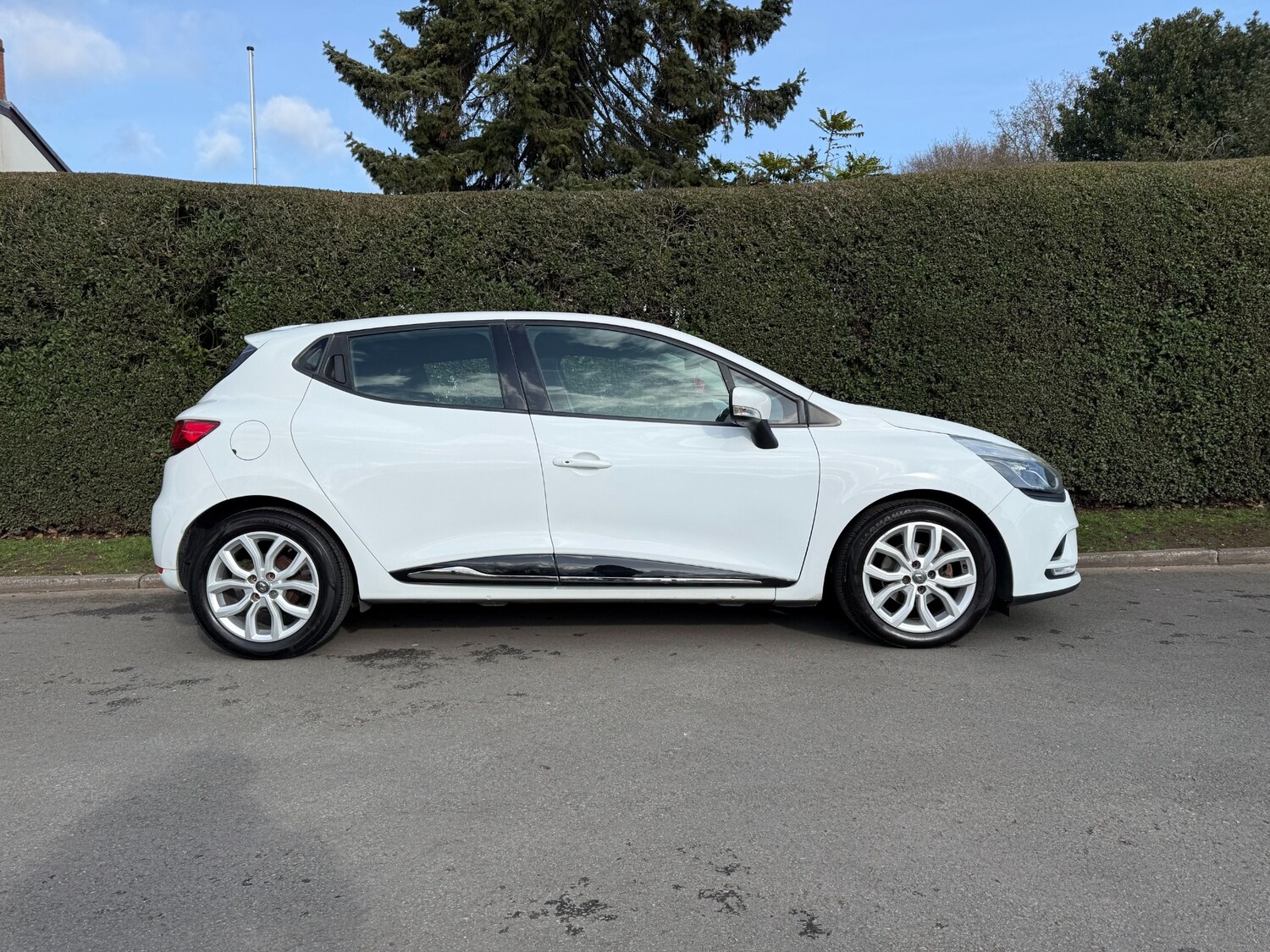 Used Renault Clio 2017 for sale - 77532158: Photo 33