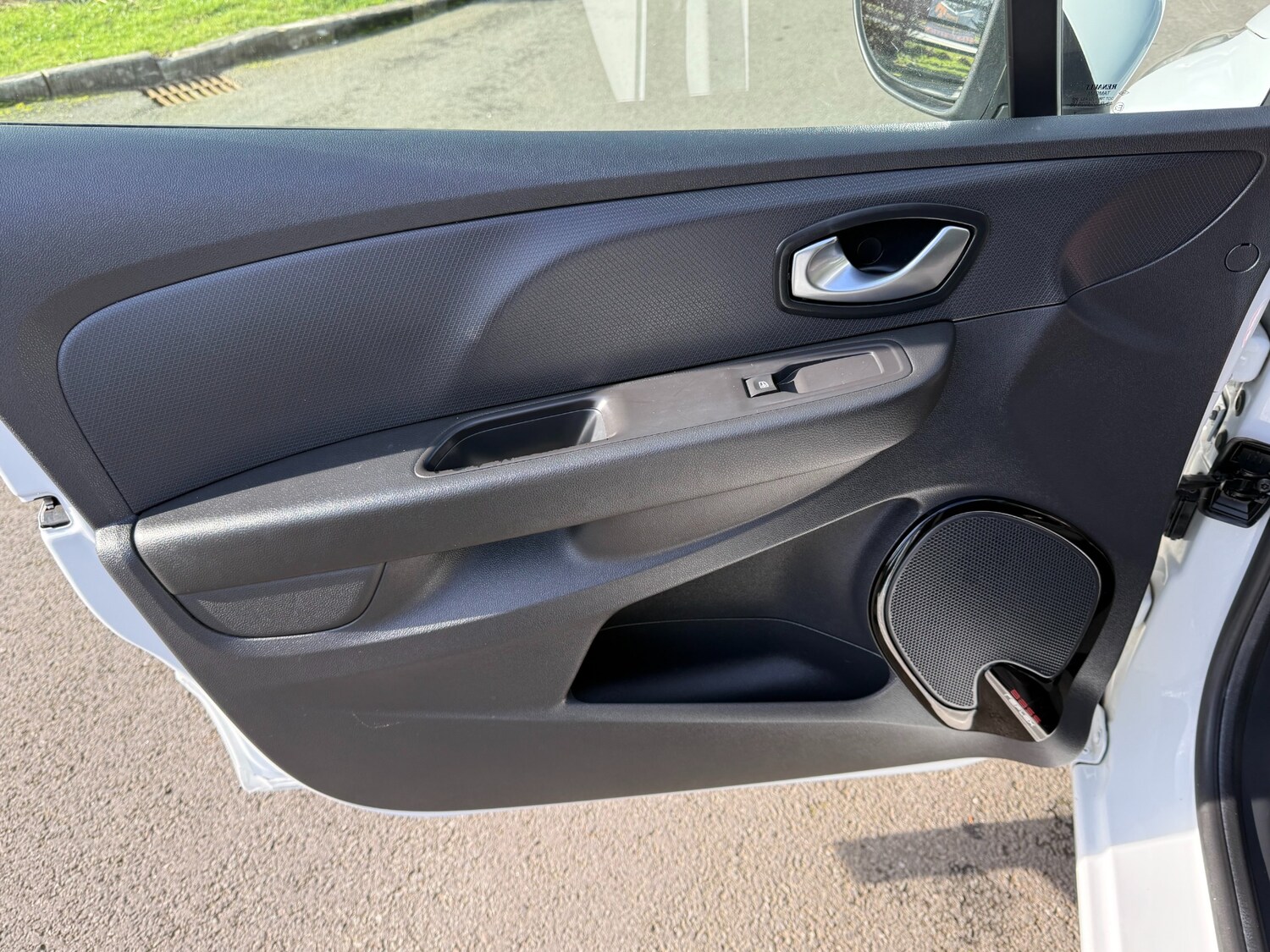 Used Renault Clio 2017 for sale - 77532158: Photo 41