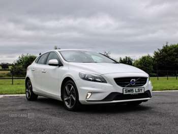 2015 - T2 [122] R DESIGN Nav 5dr
