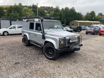 Land Rover - Defender