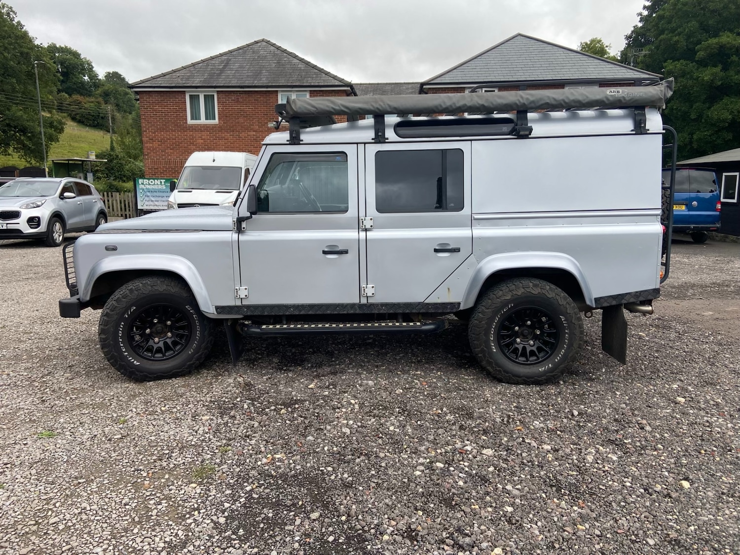 Used Land Rover Defender 2010 for sale - 76391685: Photo 2