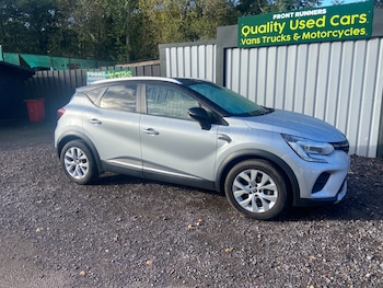 Used Renault Captur 2020 for sale - 76381950: Photo
