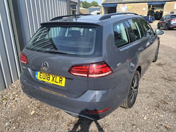 Used Volkswagen Golf 2018 for sale - 76064070: Photo