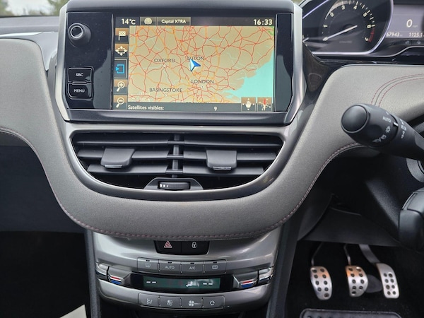Used Peugeot 208 2015 for sale - 76201307: Photo 18