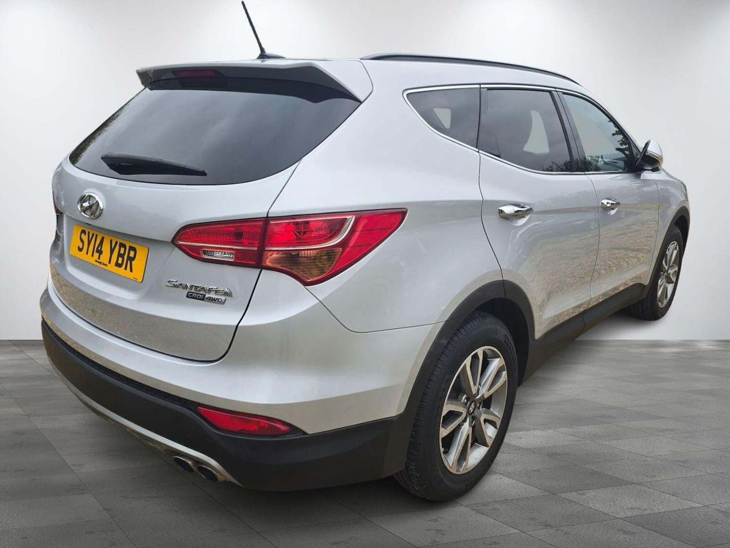 Used Hyundai Santa Fe 2014 for sale - 76199911: Photo 5