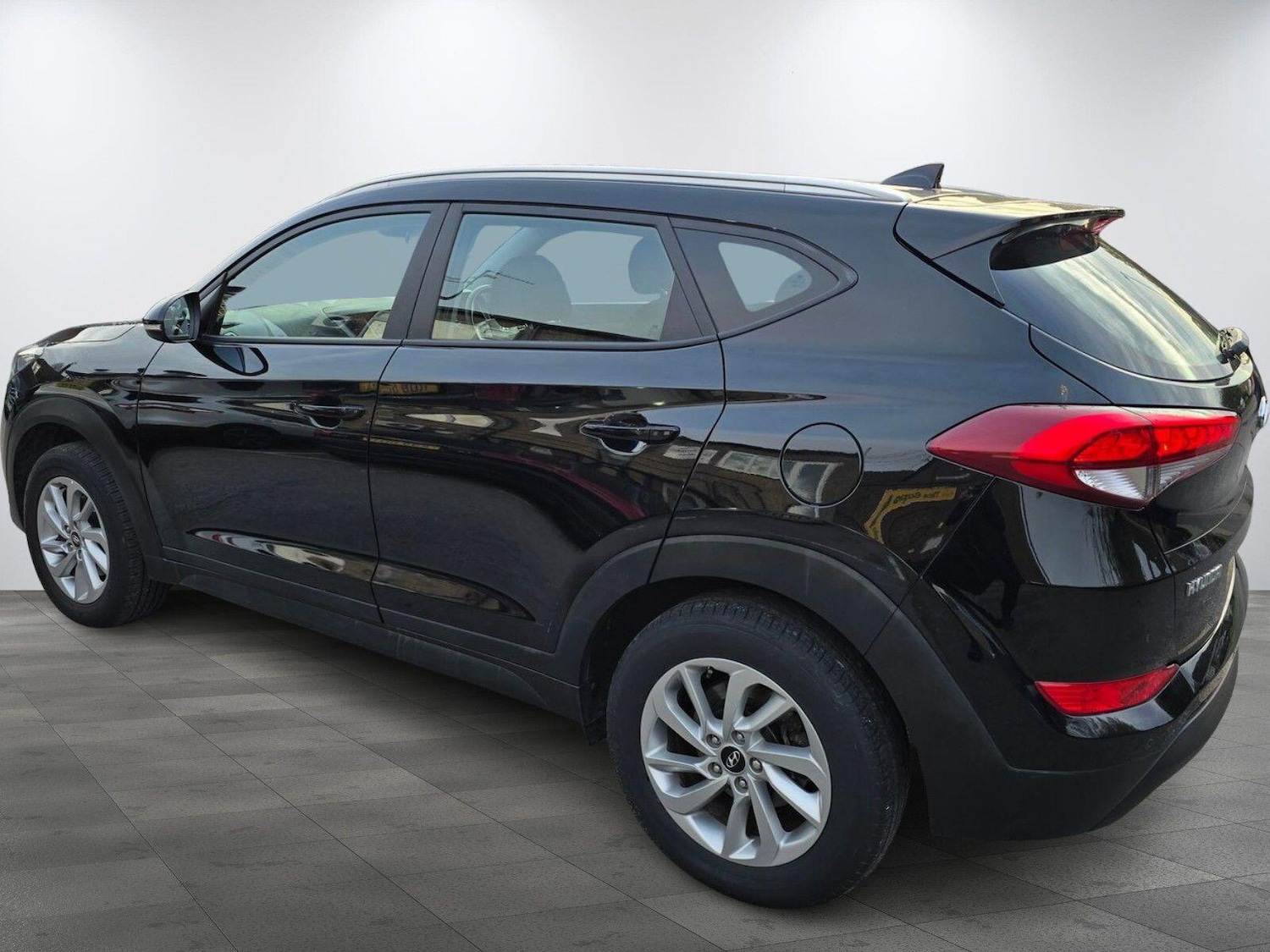 Used Hyundai TUCSON 2017 for sale - 76021208: Photo 5