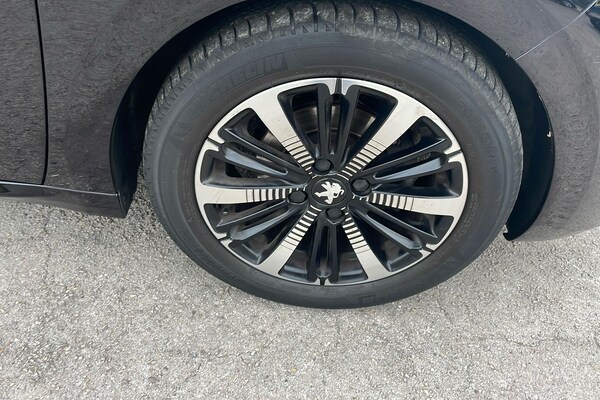 Used Peugeot 208 2019 for sale - 76133400: Photo 39
