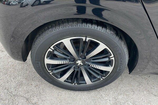 Used Peugeot 208 2019 for sale - 76133400: Photo 9