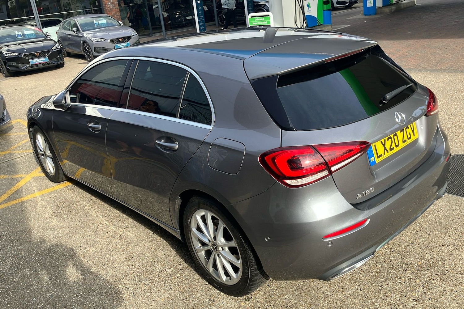 Used Mercedes-Benz A-Class 2020 for sale - 76718665: Photo 2