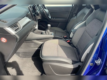 Used Renault Captur 2020 for sale - 75855640: Photo