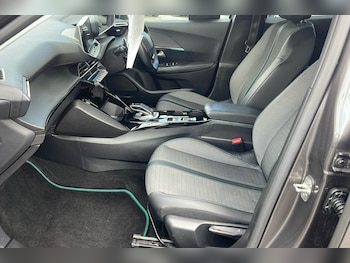 Used Peugeot 2008 2021 for sale - 78641110: Photo