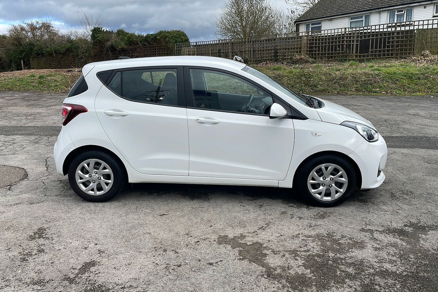 Used Hyundai i10 2018 for sale - 77461068: Photo 48