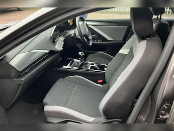 Used Vauxhall Astra 2023 for sale - 77201099: Photo