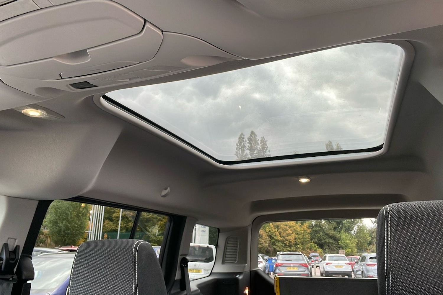 Used Ford Grand Tourneo Connect 2017 for sale - 76554828: Photo 41