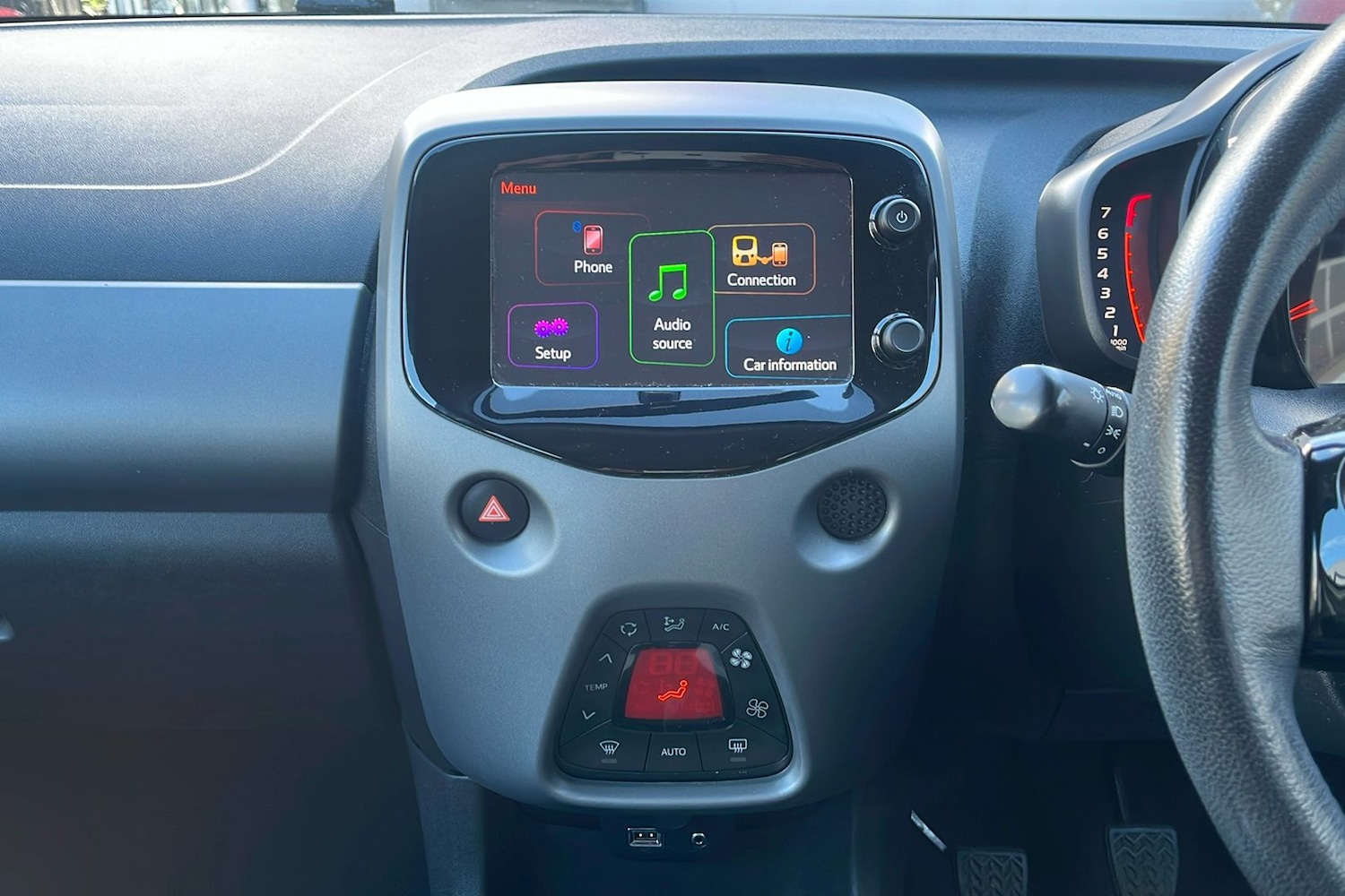 Used Toyota AYGO 2018 for sale - 76718639: Photo 25