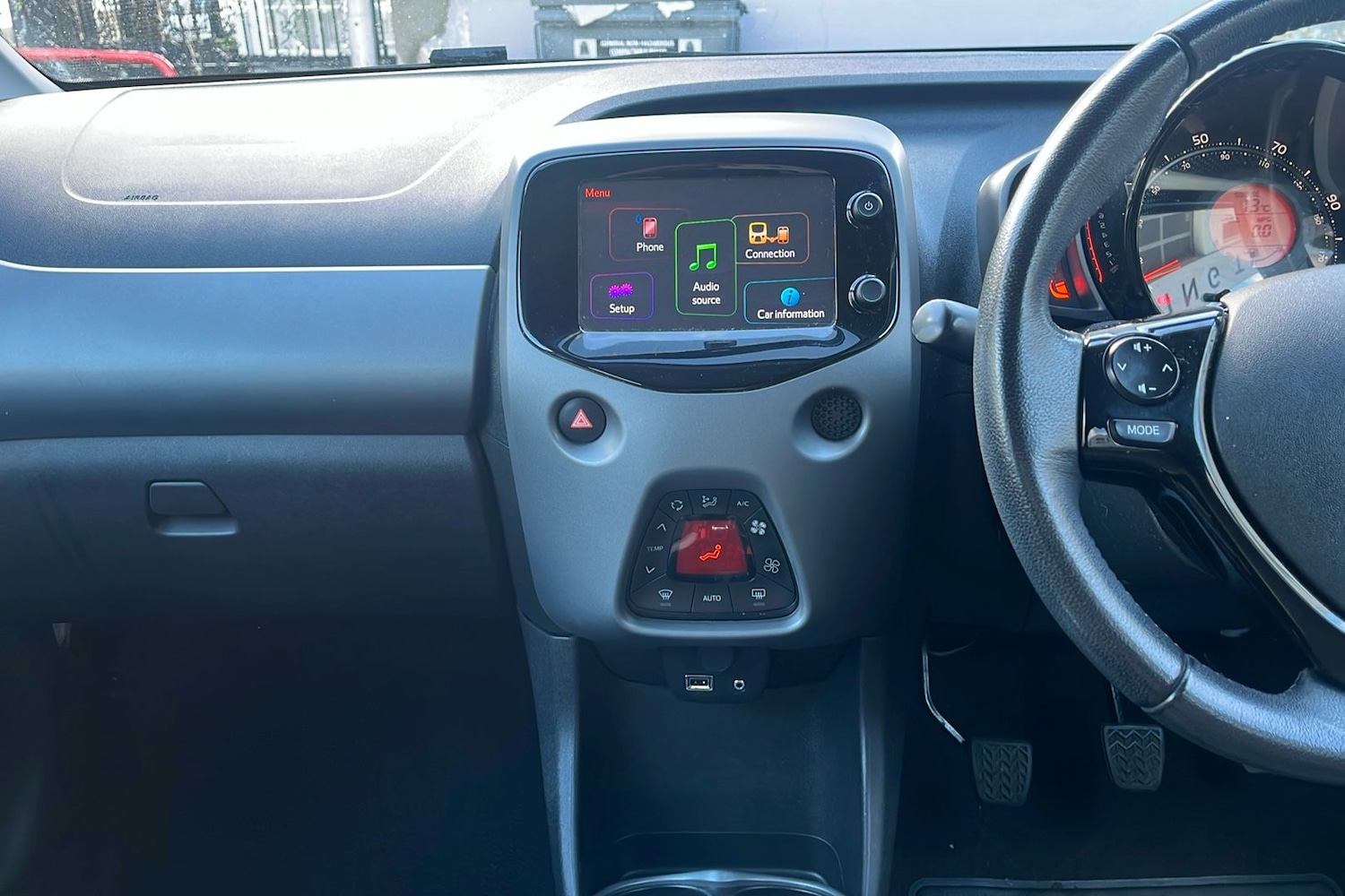 Used Toyota AYGO 2018 for sale - 76718639: Photo 32