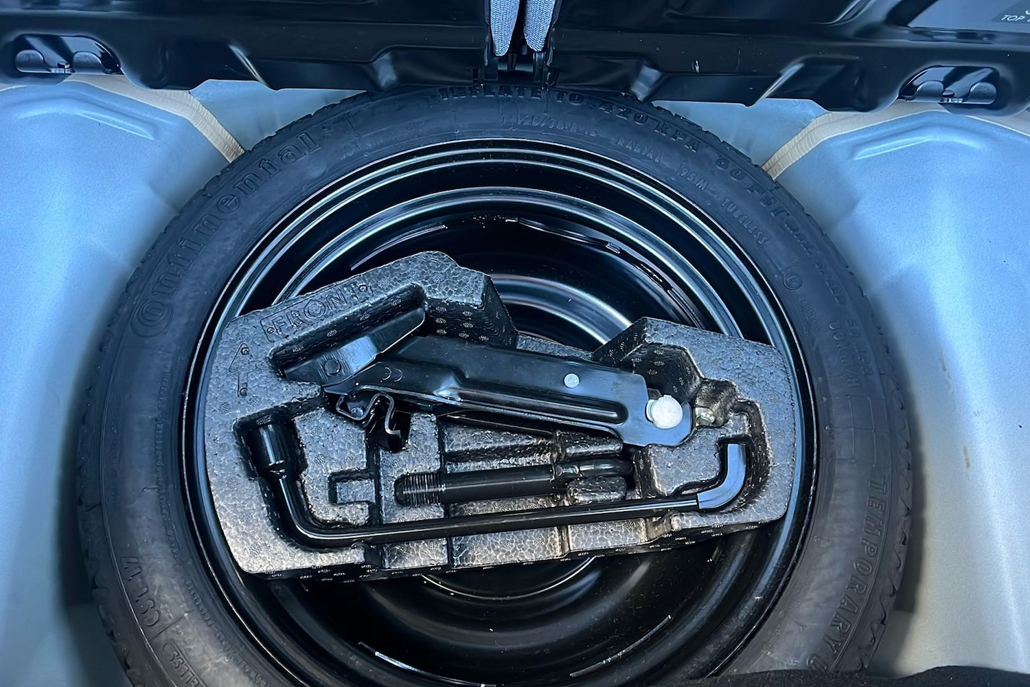 Used Toyota AYGO 2018 for sale - 76718639: Photo 42