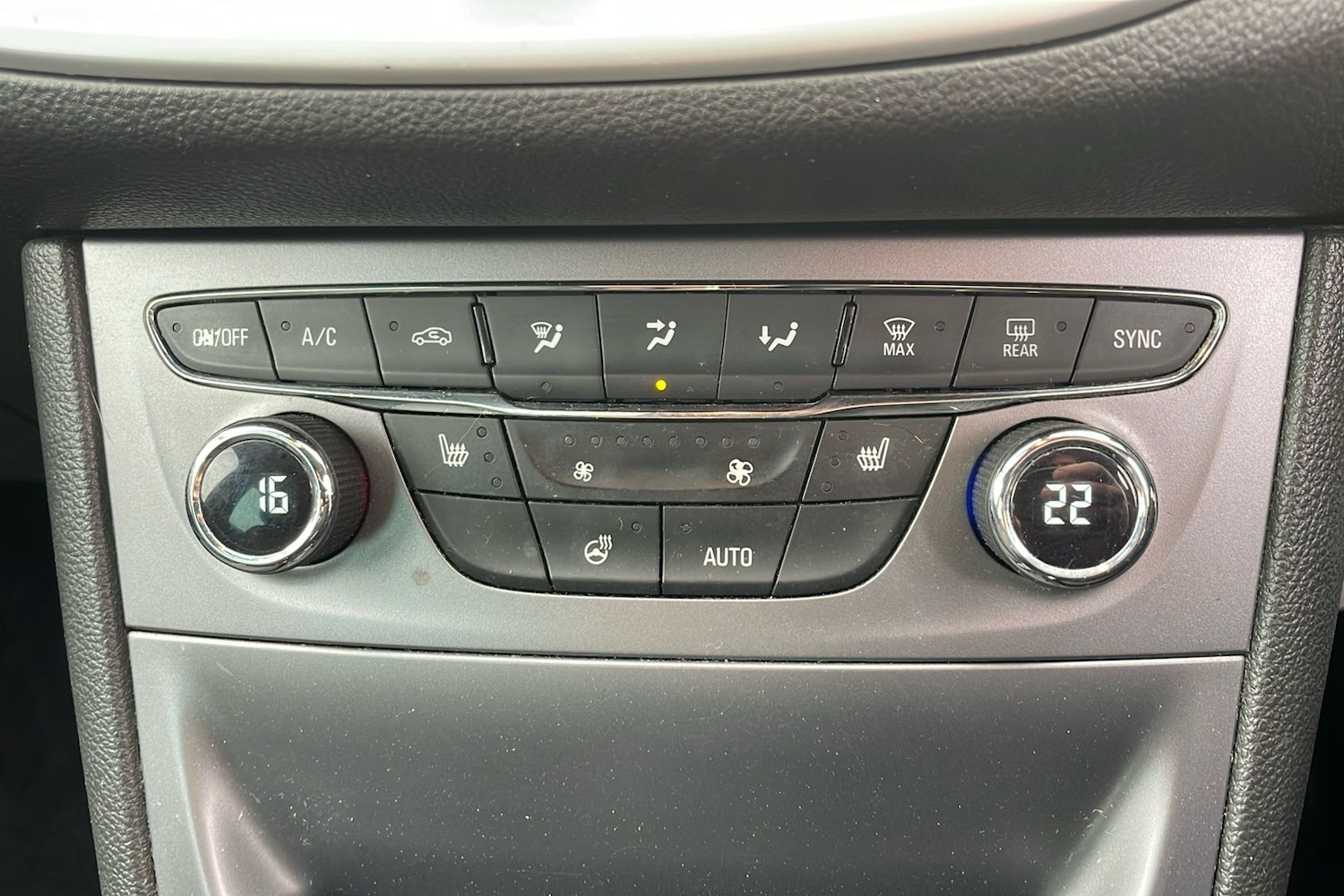 Used Vauxhall Astra 2018 for sale - 76736327: Photo 13