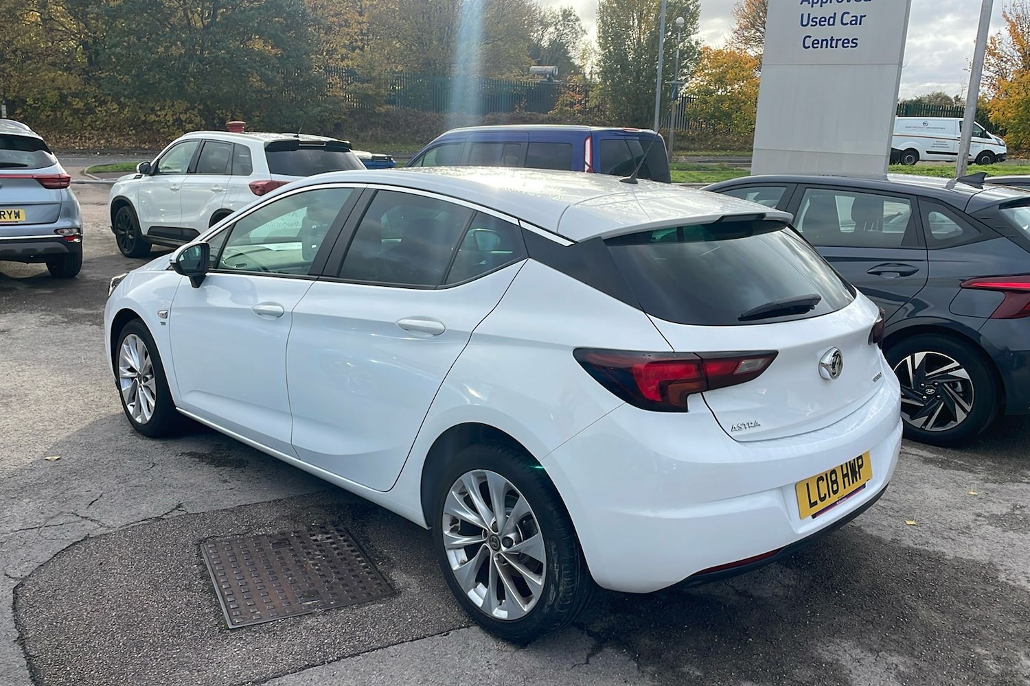 Used Vauxhall Astra 2018 for sale - 76736327: Photo 2