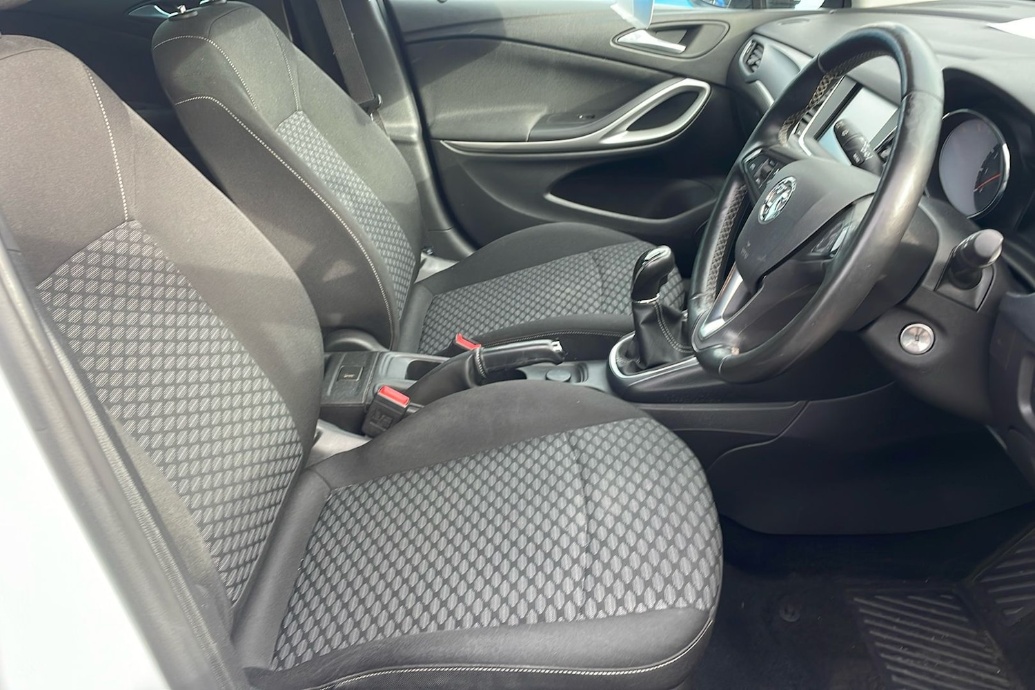 Used Vauxhall Astra 2018 for sale - 76736327: Photo 25