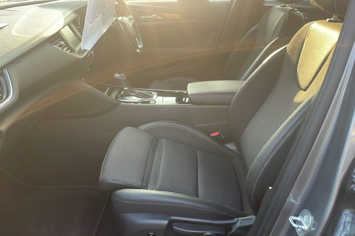 Used Vauxhall Insignia 2019 for sale - 78084051: Photo 3