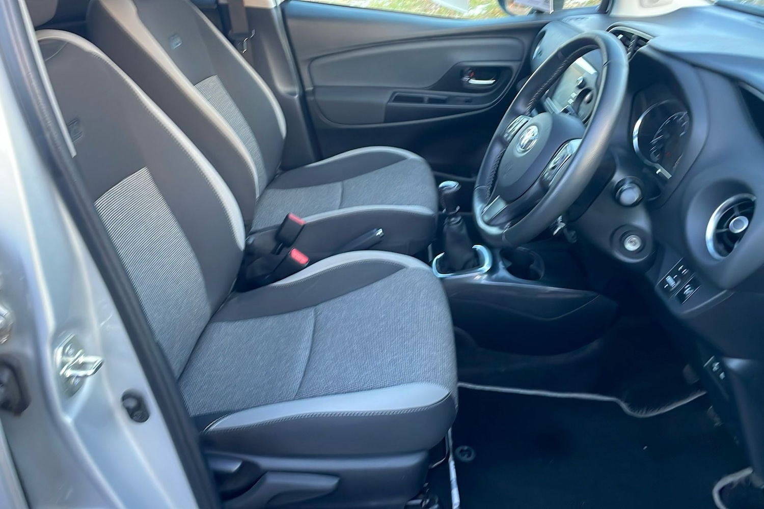 Used Toyota Yaris 2020 for sale - 77104460: Photo 30