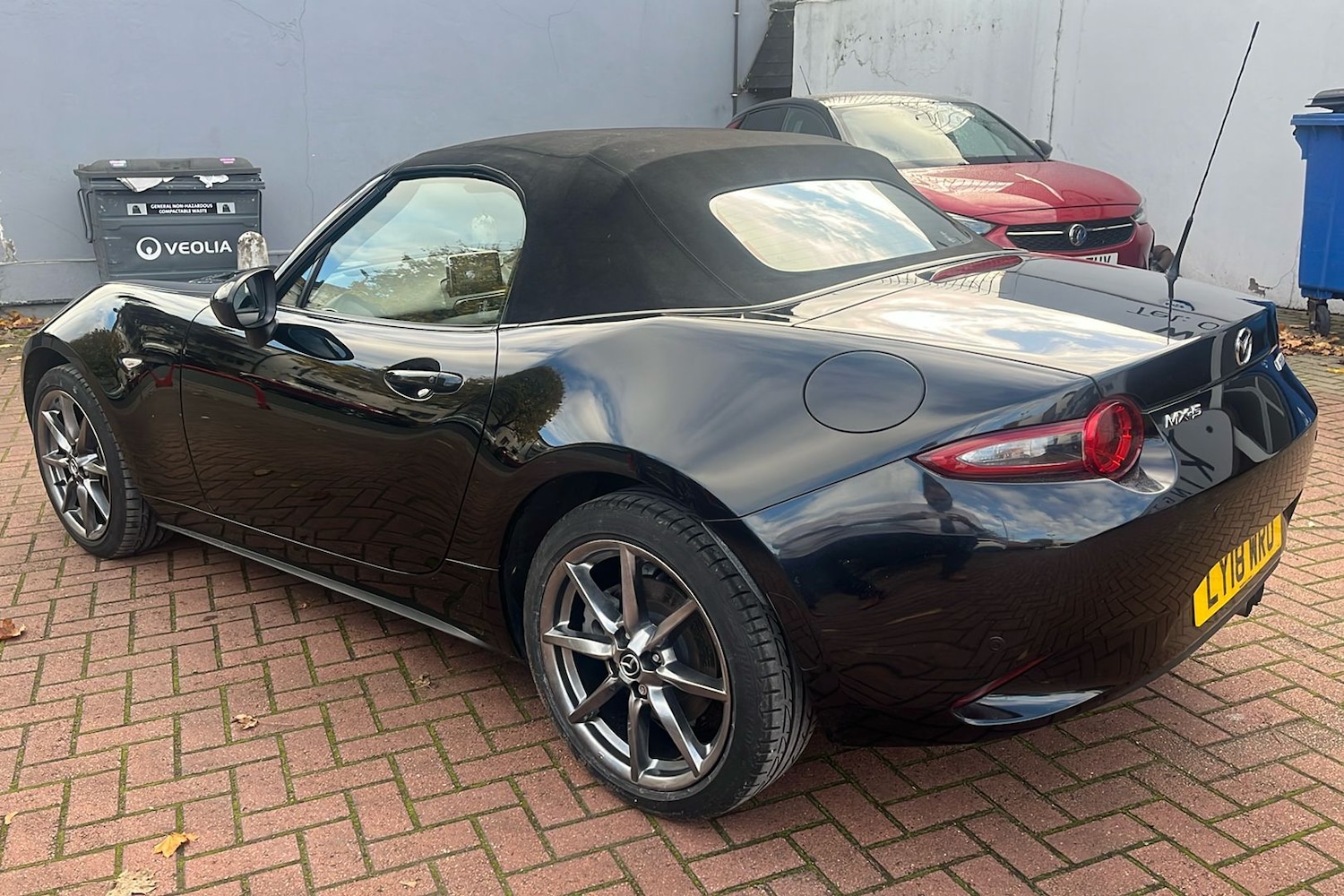 Used Mazda MX-5 2018 for sale - 76655729: Photo 2