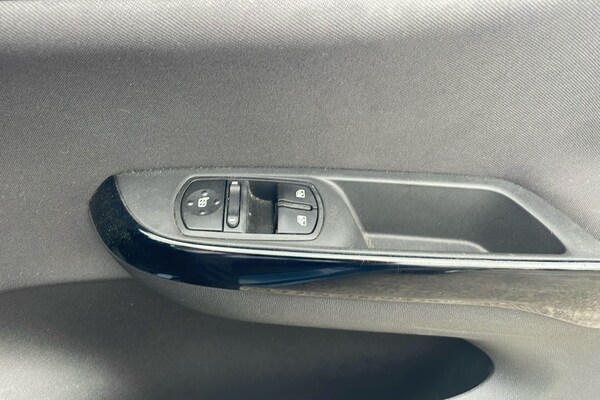 Used Vauxhall Corsa 2016 for sale - 76133496: Photo 18